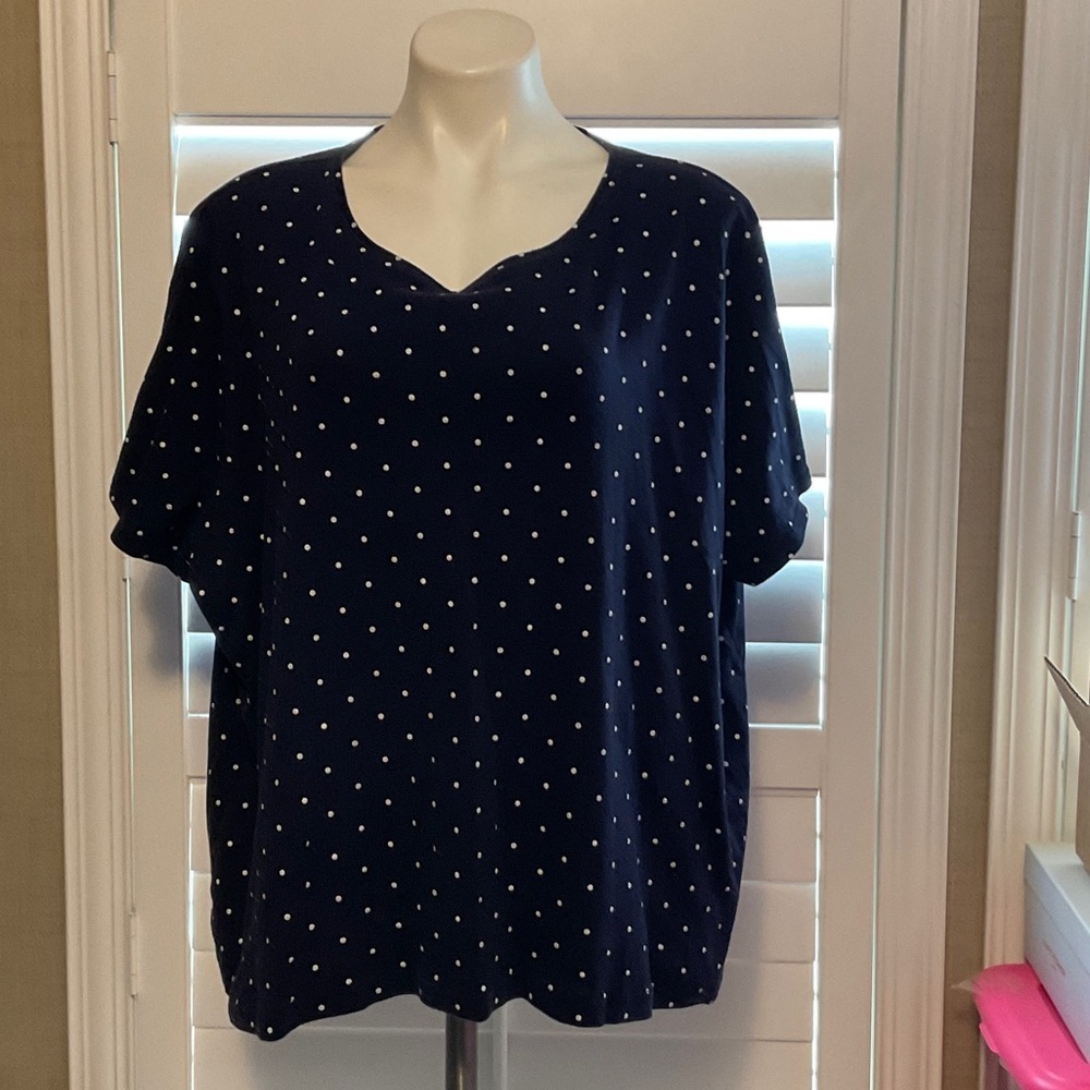 Croft & Barrow Navy and White Polka Dot Tee